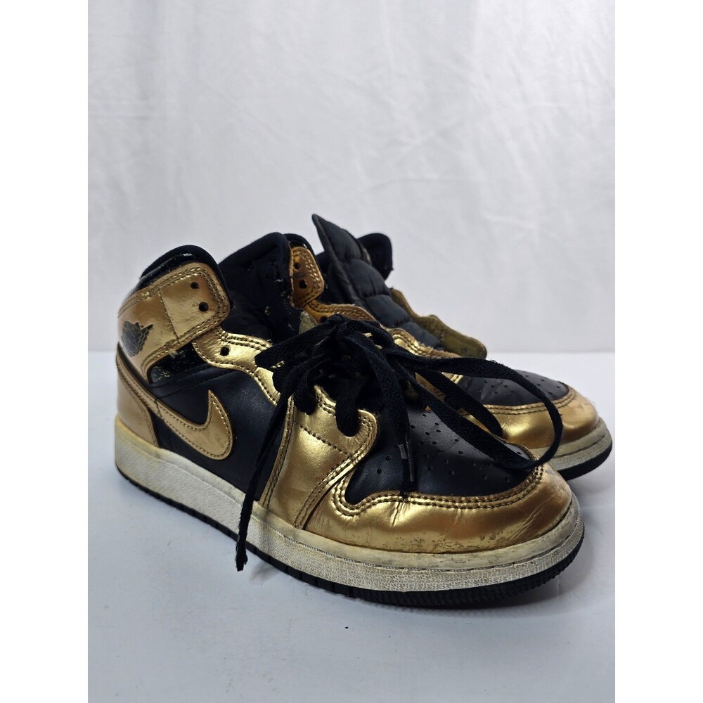 Air Jordan 1 Mid SE "Metallic Gold Black" GS Style Code: DR6967-071